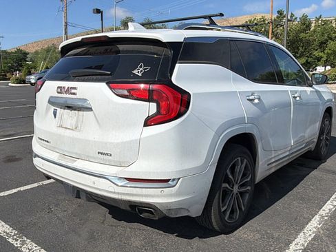 Used 2020 GMC Terrain Denali w/ Denali Premium Package AWD/4WD image 2