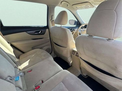 Used 2015 Nissan Rogue SV image 16