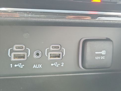 Used 2025 Jeep Grand Cherokee Limited RWD image 23
