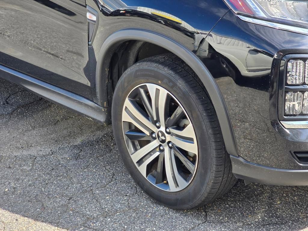 Used 2025 Mitsubishi Outlander Sport ES AWD/4WD image 17