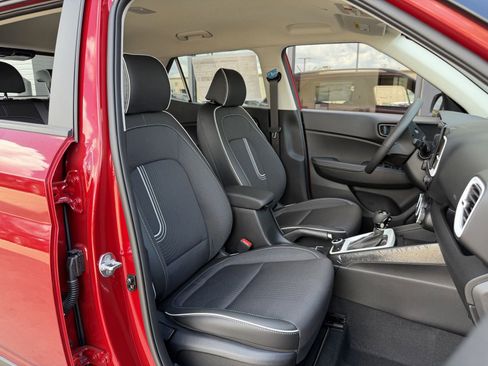 New 2025 Hyundai Venue Limited image 23