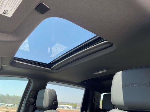 Used 2025 GMC Sierra 1500 AT4 w/ AT4 Premium Package image 7