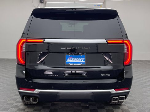 New 2026 GMC Yukon XL Denali w/ Denali Reserve Package AWD/4WD image 12