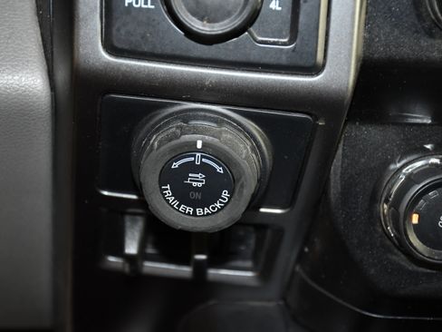 Used 2019 Ford F150 XLT w/ Equipment Group 302A Luxury AWD/4WD image 29