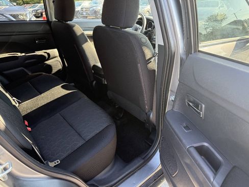 Used 2020 Mitsubishi Outlander Sport Black Edition FWD image 13