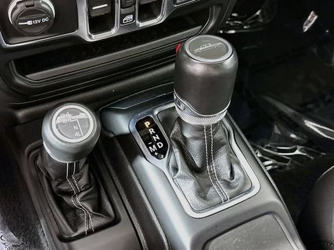 Used 2023 Jeep Gladiator Overland w/ Popular Equipment Package AWD/4WD image 21