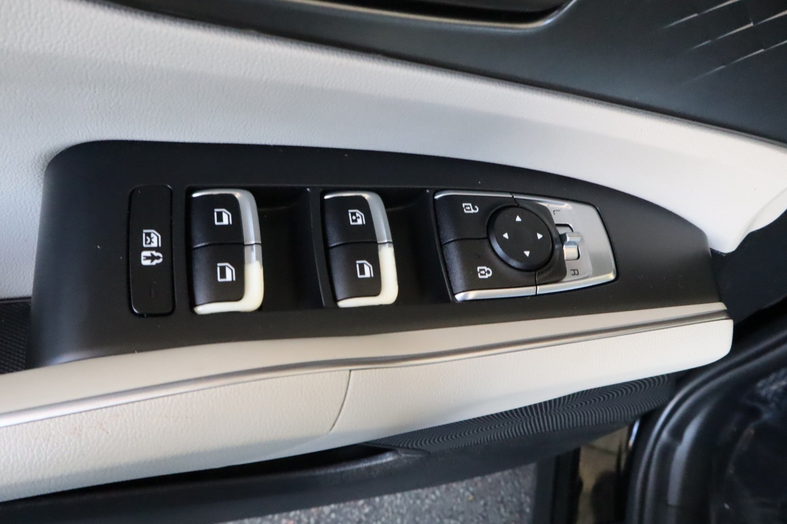 Used 2021 Kia Sorento S FWD image 19