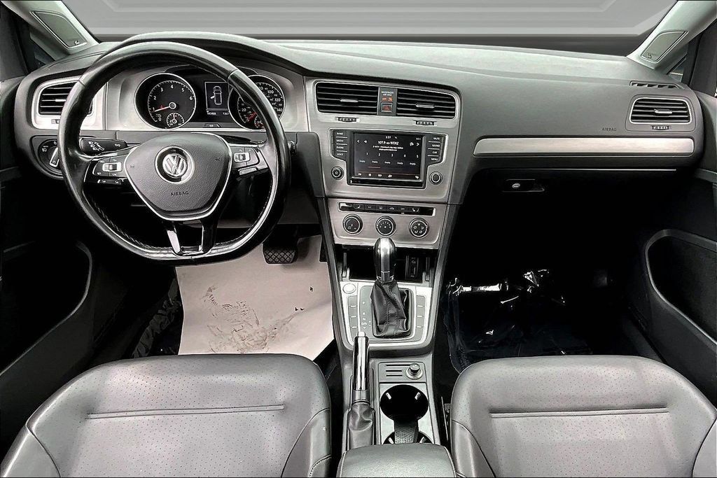 Used 2016 Volkswagen Golf SE FWD image 7