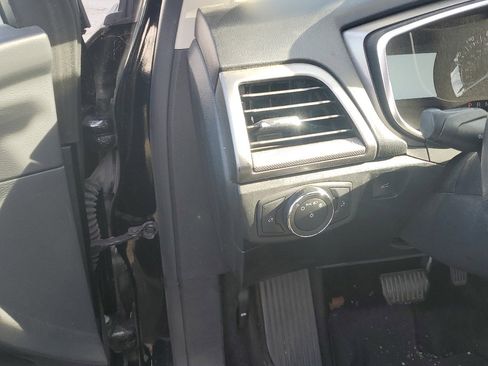 Used 2017 Ford Fusion SE w/ Fusion SE Technology Package image 10