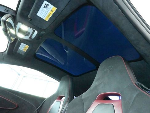 Used 2022 McLaren GT RWD image 30