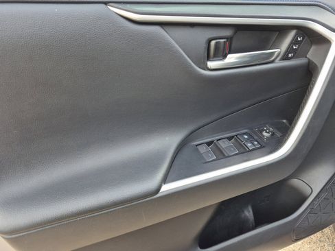 Used 2022 Toyota RAV4 XSE AWD/4WD image 14