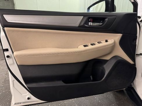 Used 2018 Subaru Outback 2.5i Premium image 14