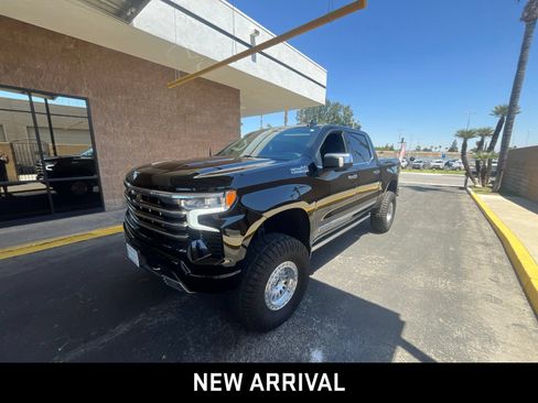 Used 2022 Chevrolet Silverado 1500 High Country w/ Technology Package RWD image 1