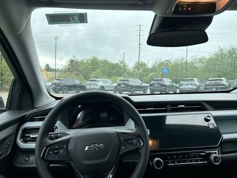 New 2027 Chevrolet Bolt LT w/ Comfort Package FWD image 10