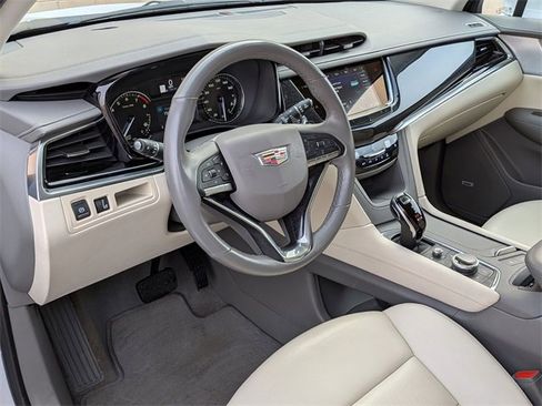 Certified 2023 Cadillac XT6 Premium Luxury image 9