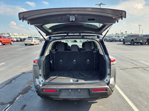Used 2024 Nissan Pathfinder SV AWD/4WD image 10