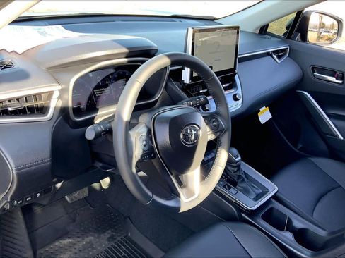 Certified 2026 Toyota Corolla Cross XLE image 14