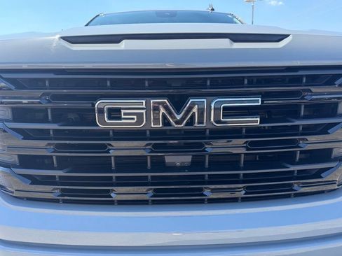 Used 2024 GMC Sierra 1500 Elevation w/ Elevation Premium Package AWD/4WD image 7