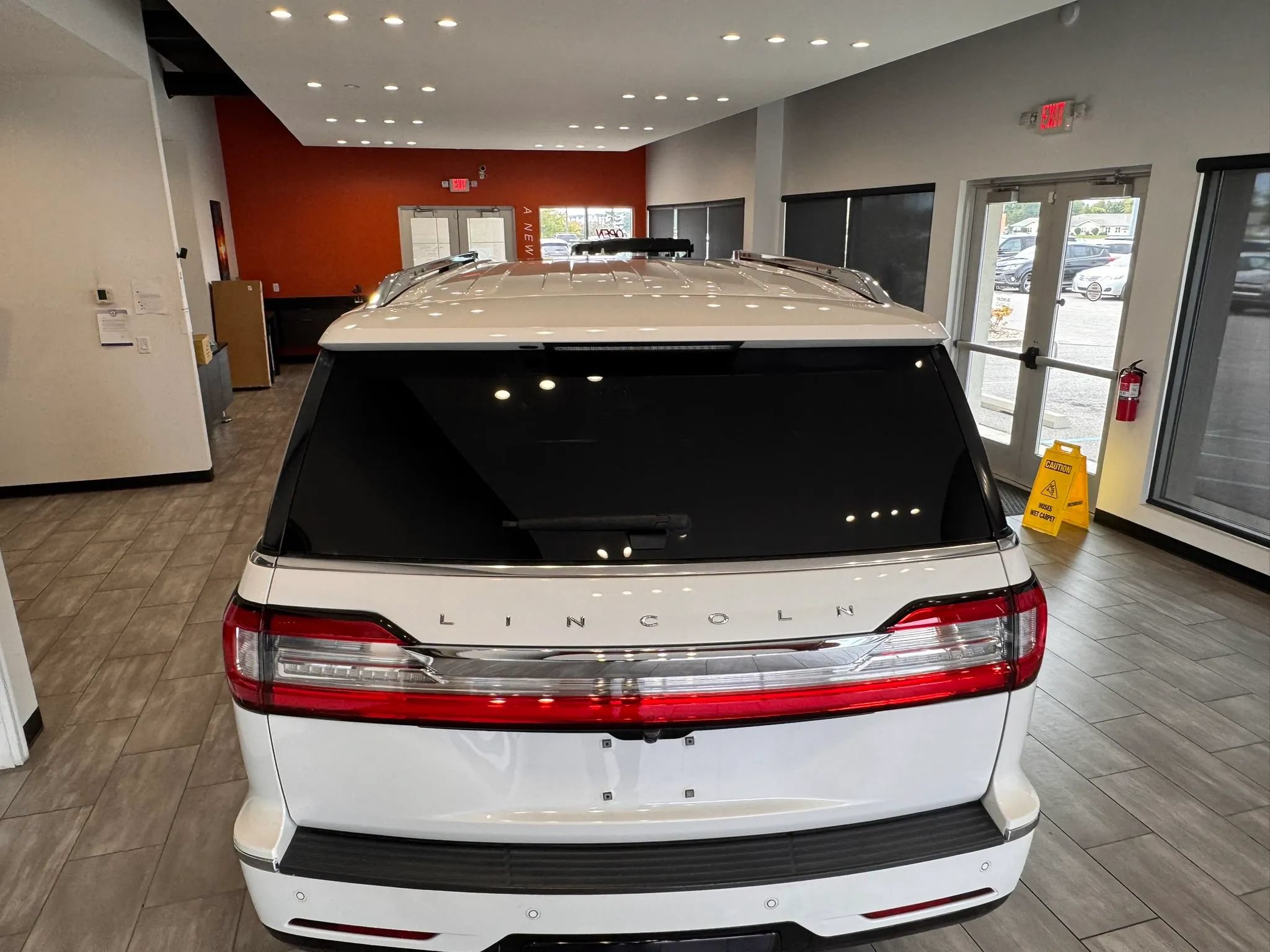 Used 2020 Lincoln Navigator L Reserve w/ Luxury Package AWD/4WD image 13
