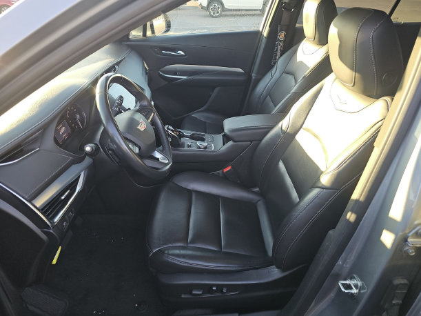 Used 2023 Cadillac XT4 Premium Luxury FWD image 9