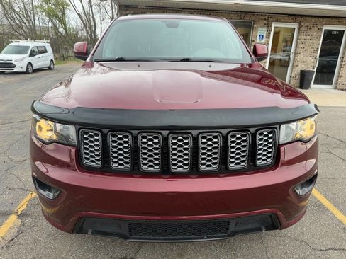 Used 2020 Jeep Grand Cherokee Altitude AWD/4WD image 7