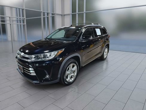 Used 2019 Toyota Highlander Limited AWD/4WD image 4