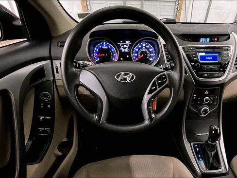 Used 2016 Hyundai Elantra SE image 6
