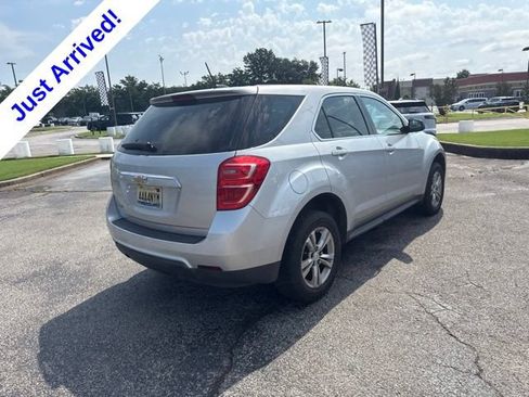 Used 2017 Chevrolet Equinox LS FWD image 3