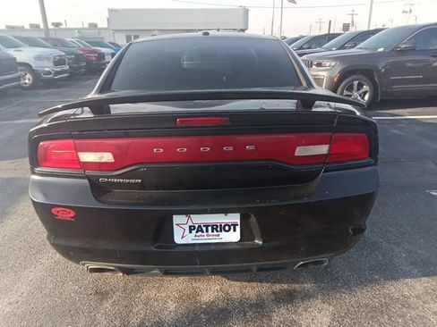 Used 2012 Dodge Charger SE w/ Sport Appearance Group RWD image 4
