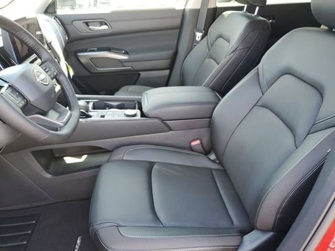 New 2026 Nissan Pathfinder SL AWD/4WD image 18