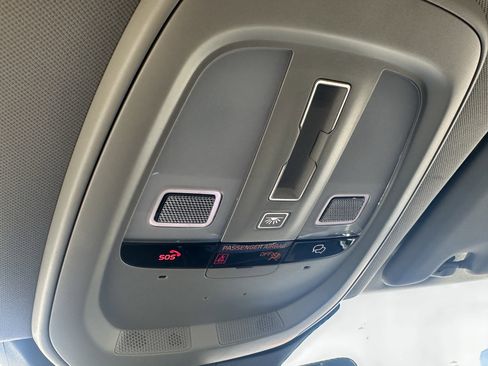 Used 2025 Volvo XC60 B5 Plus image 25