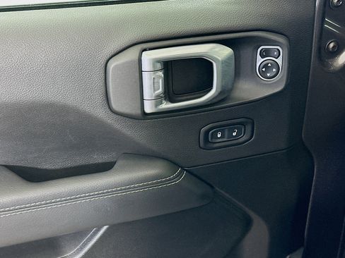 Used 2023 Jeep Wrangler Sahara w/ Cold Weather Group AWD/4WD image 15