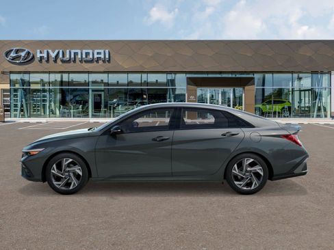 New 2025 Hyundai Elantra Sport image 3