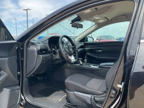 Used 2024 Nissan Sentra SV FWD image 2