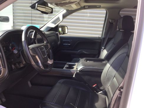 Used 2017 GMC Sierra 1500 Denali AWD/4WD image 9