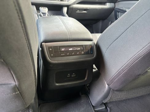 Used 2025 Nissan Pathfinder SV AWD/4WD image 24