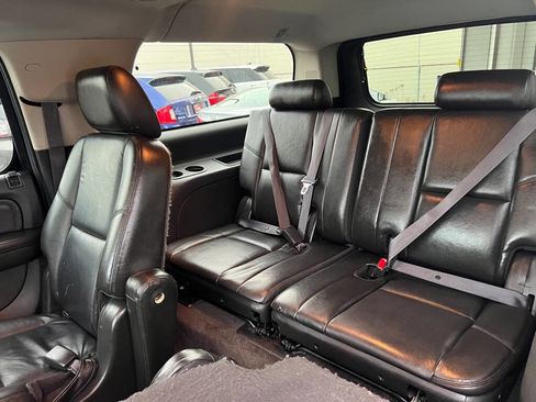 Used 2011 GMC Yukon XL Denali image 15