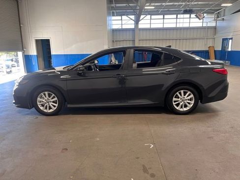 Used 2025 Toyota Camry LE image 6