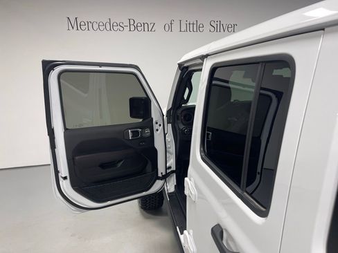 Used 2024 Jeep Wrangler Unlimited Rubicon 392 image 17