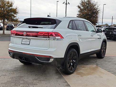 New 2026 Volkswagen Atlas Cross Sport SE image 3