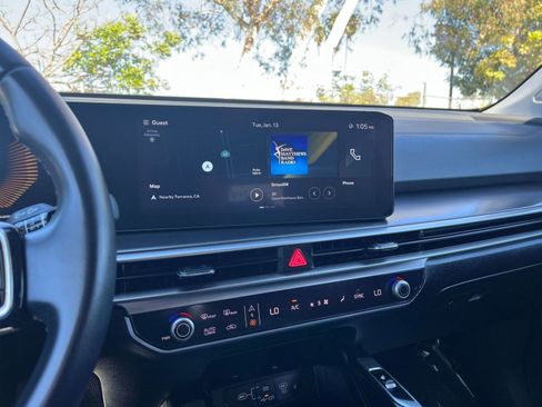 Used 2024 Kia Sorento S image 17