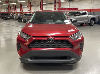 Used 2022 Toyota RAV4 LE video 3