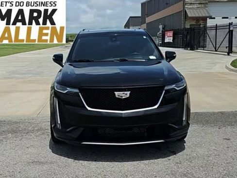 Used 2023 Cadillac XT6 Sport w/ Technology Package AWD/4WD image 3