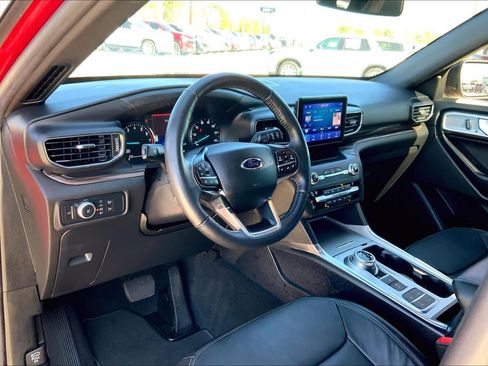Used 2020 Ford Explorer Limited image 18