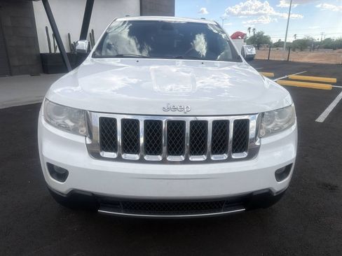 Used 2013 Jeep Grand Cherokee Overland AWD/4WD image 9