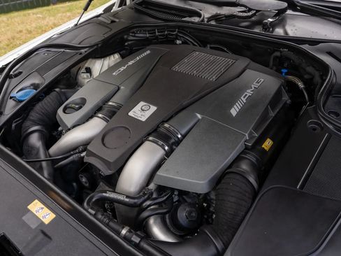 Used 2014 Mercedes-Benz S 63 AMG 4MATIC Sedan image 33