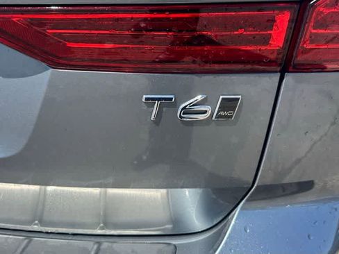 Used 2019 Volvo XC60 T6 Momentum w/ Multimedia Package image 13