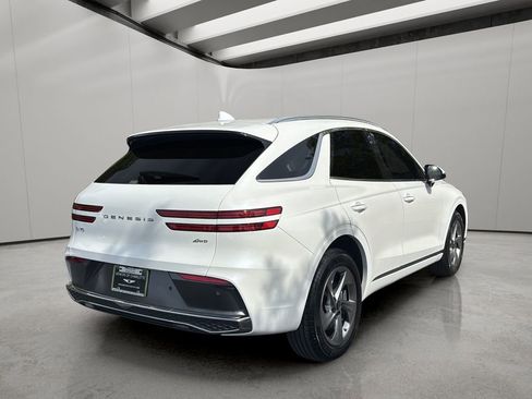 Certified 2026 Genesis GV70 2.5T AWD/4WD image 5