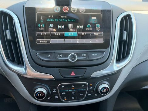 Used 2018 Chevrolet Equinox Premier FWD image 19