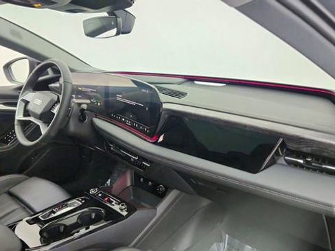 Used 2025 Audi A6 e-tron Premium Plus w/ Premium Plus image 22